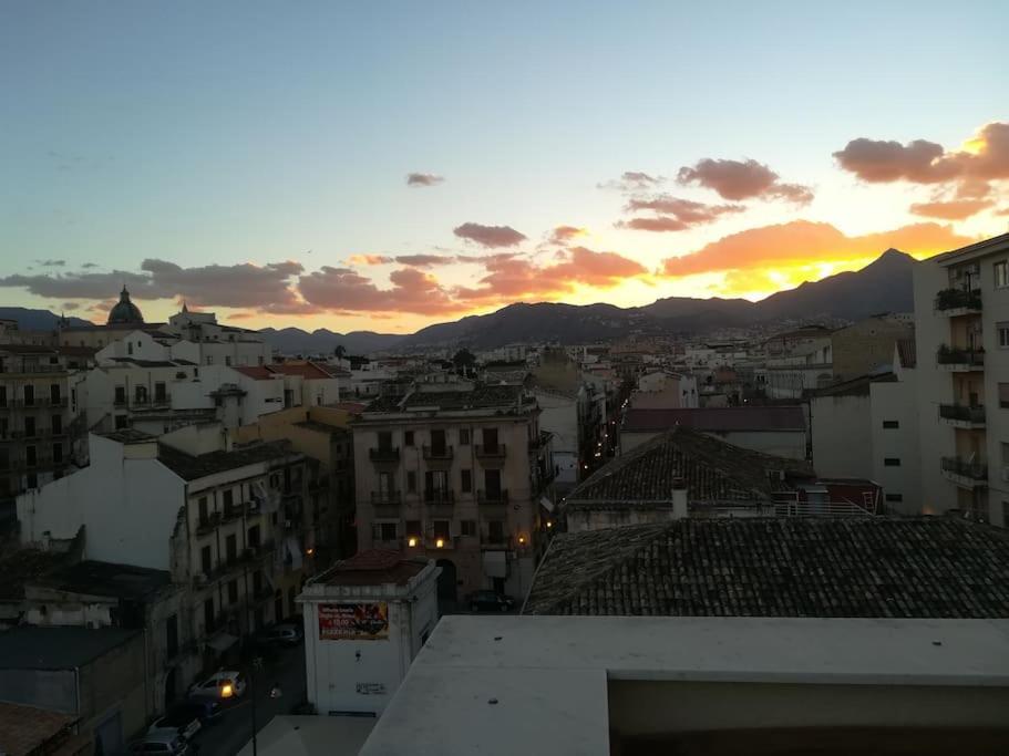 Apartamento A Terrace In The Heart Of Palermo Exterior foto