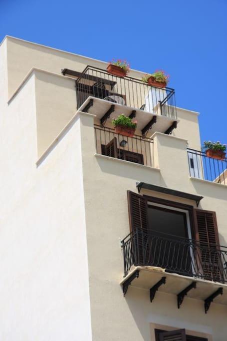 Apartamento A Terrace In The Heart Of Palermo Exterior foto