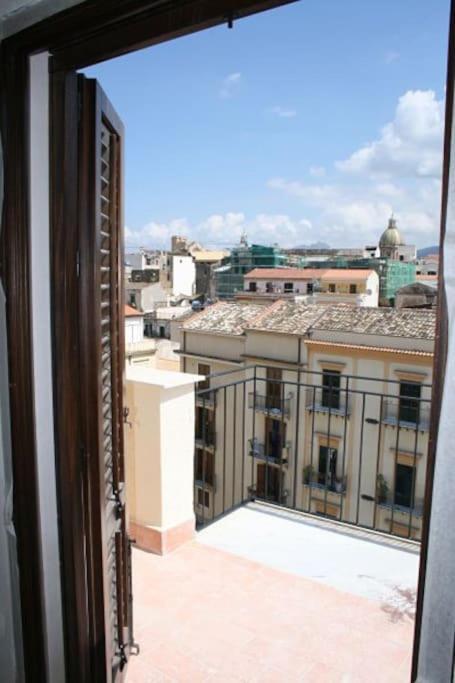 Apartamento A Terrace In The Heart Of Palermo Exterior foto